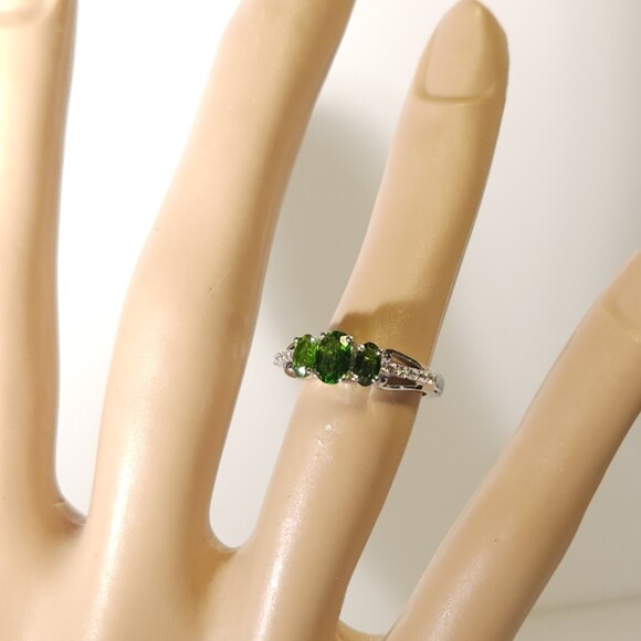 Chrome Diopside Trilogy Ring SIZE 5 - Picture 9 of 12